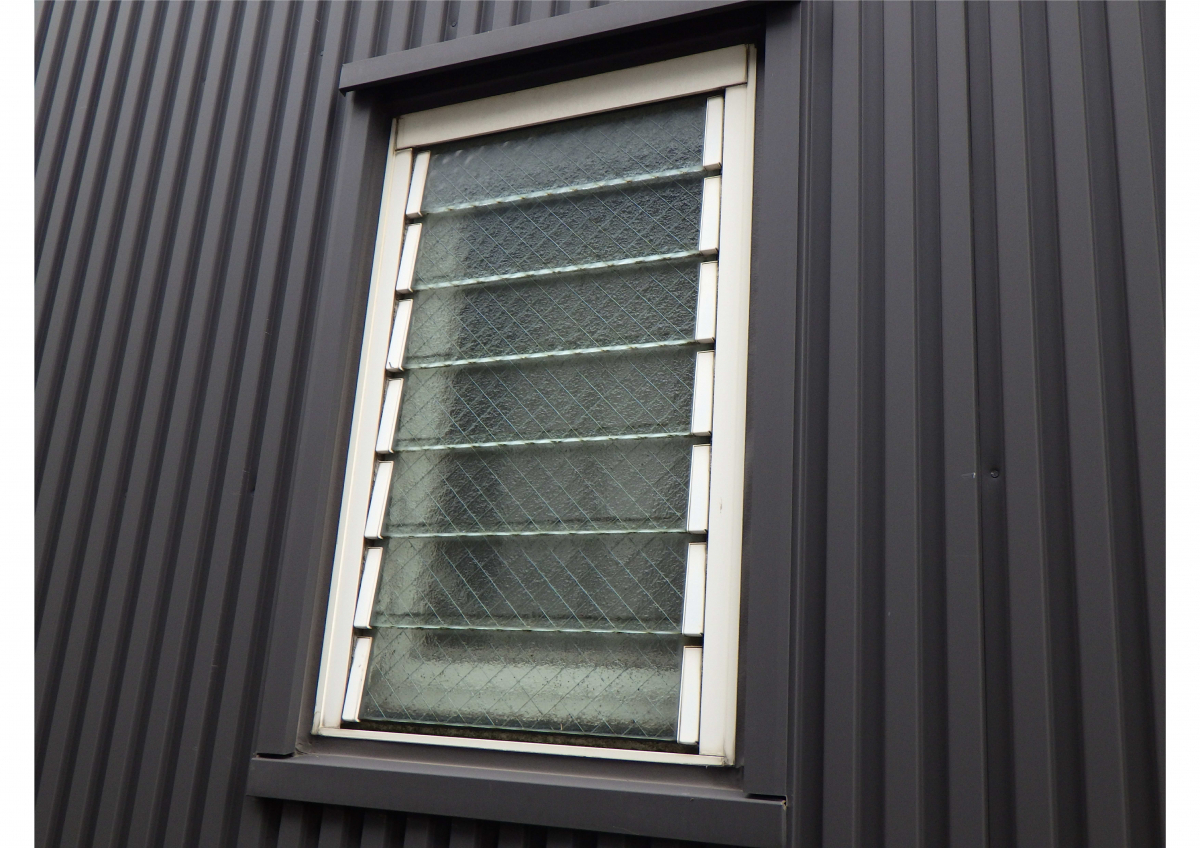 イワイの敦賀市の賃貸オーナー様へ　先進的窓リノベで差がつく賃貸経営｜窓リフォームで不動産価値を高めませんか？の施工前の写真2