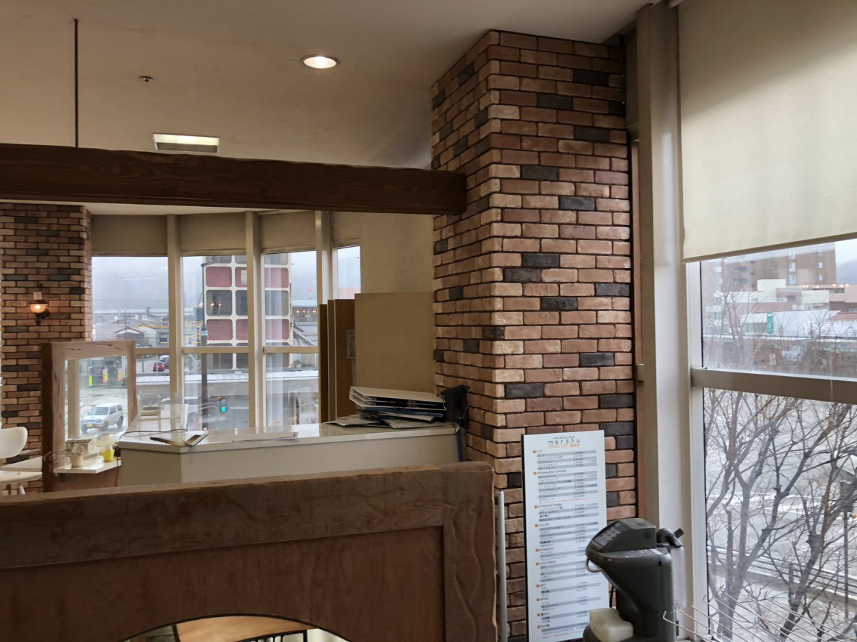 イワイの敦賀市のショッピングセンター内美容室の什器解体と原状回復工事｜夜間工事での対応事例の施工前の写真2