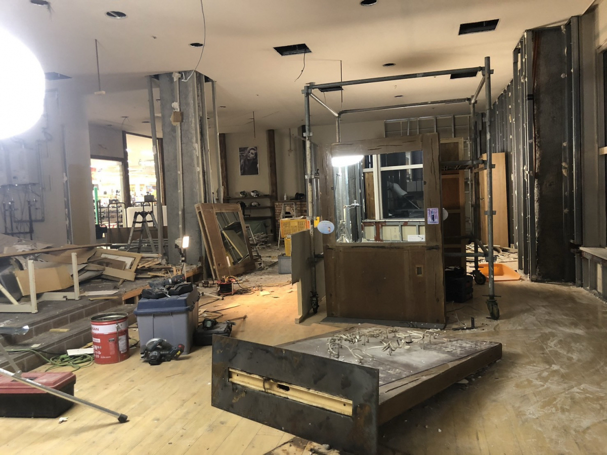 イワイの敦賀市のショッピングセンター内美容室の什器解体と原状回復工事｜夜間工事での対応事例の施工前の写真3