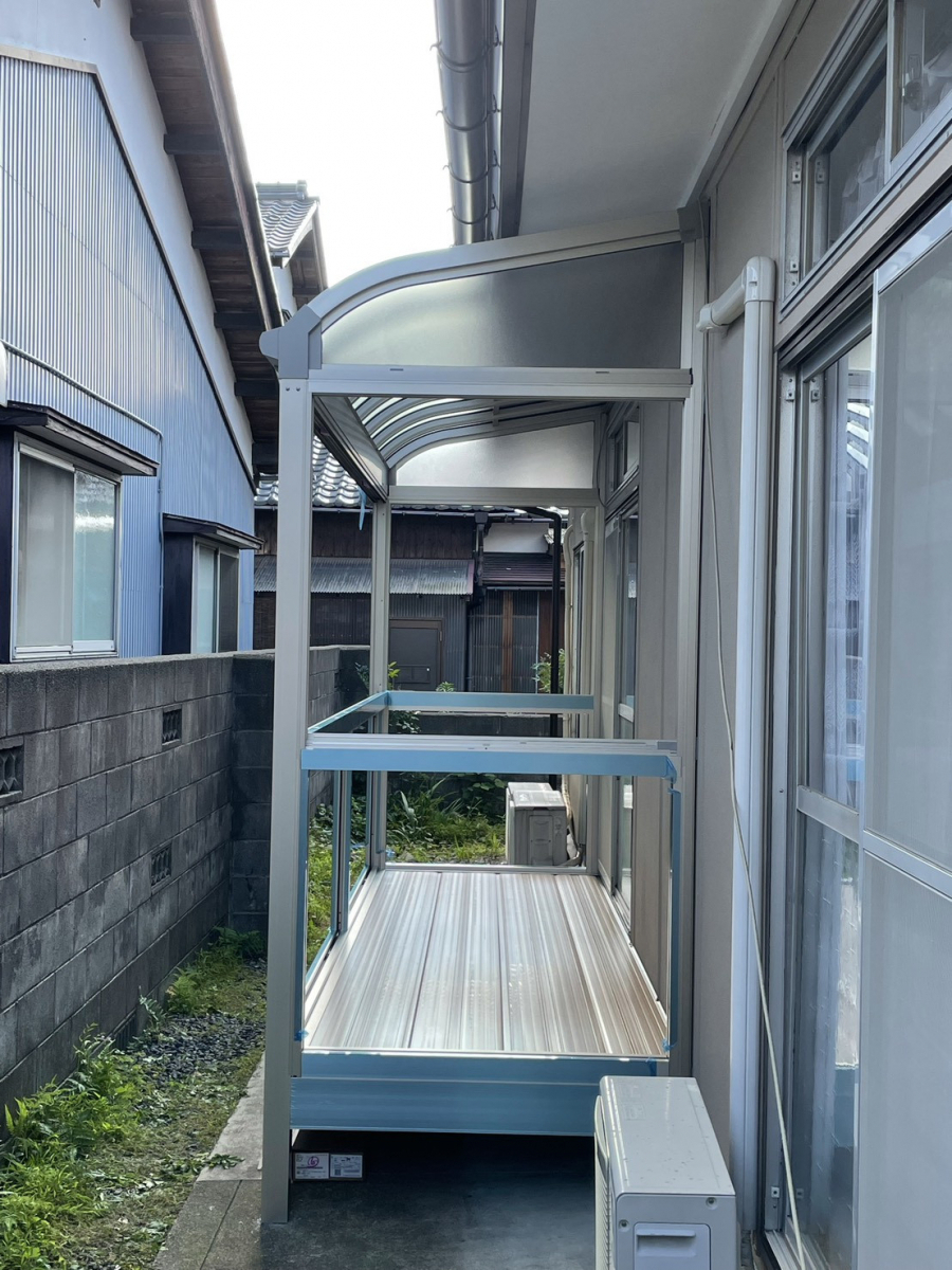 イワイの室内干しのジメジメ解消｜敦賀市でサンルームを取り付けましたの施工前の写真2