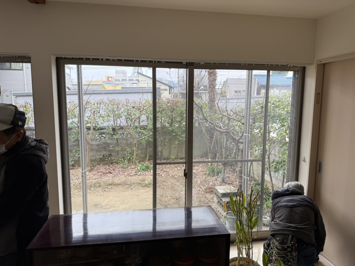 イワイの【敦賀市｜築20年でも結露】先進的窓リノベ2026で内窓設置｜Low-E複層ガラスで断熱・防カビ対策の施工前の写真1