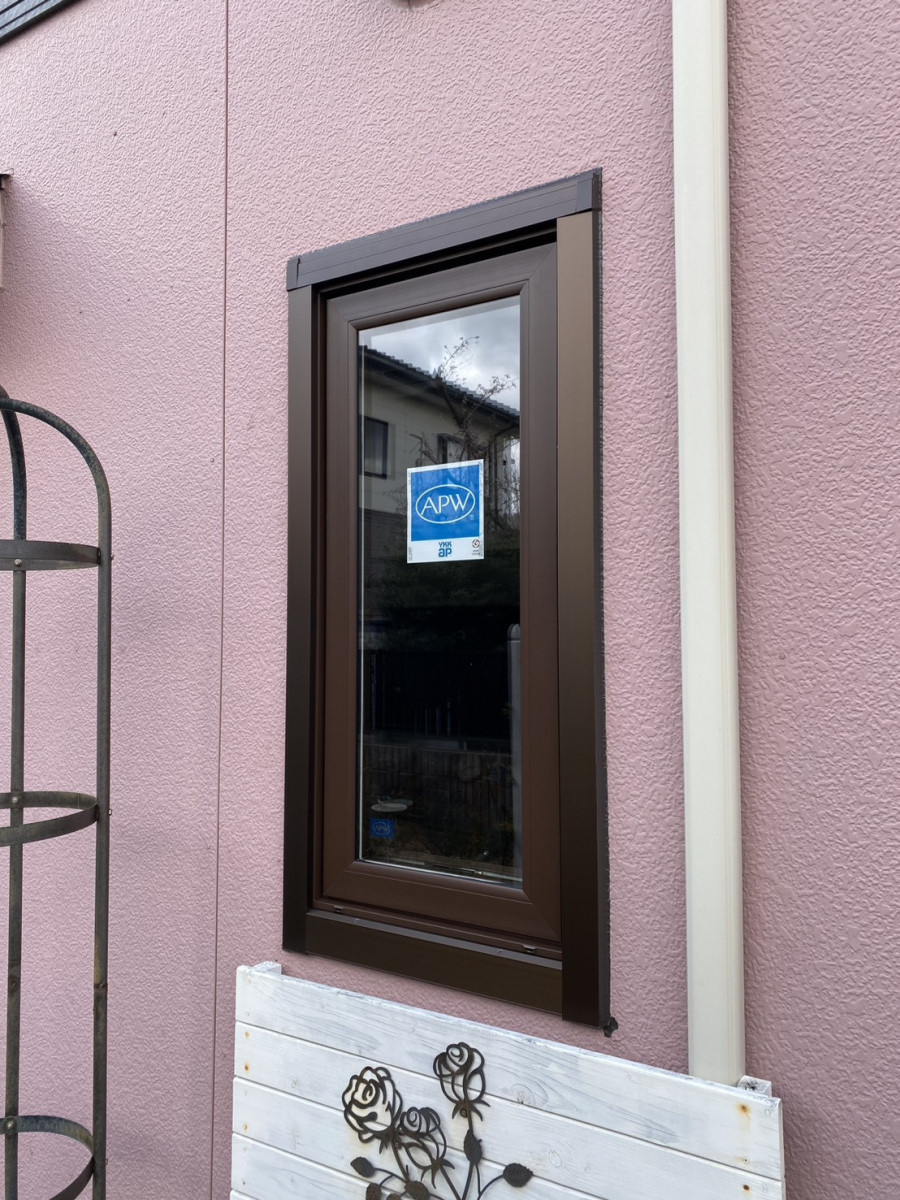 イワイの【敦賀市】動かない上げ下げ窓を断熱リフォーム！補助金でお得に最新樹脂窓への施工後の写真1