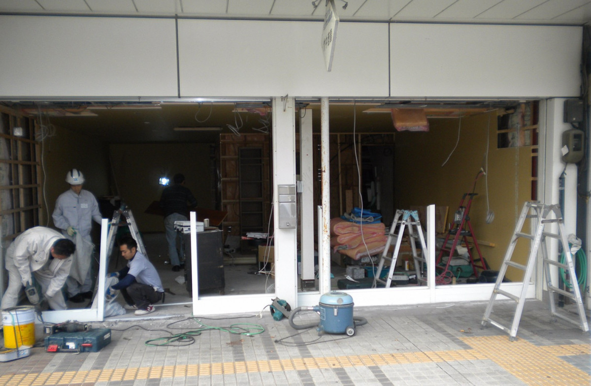 イワイの敦賀市｜商店街の店舗改修で和モダン空間へ｜伝統工芸が映える内装リフォーム事例の施工前の写真2