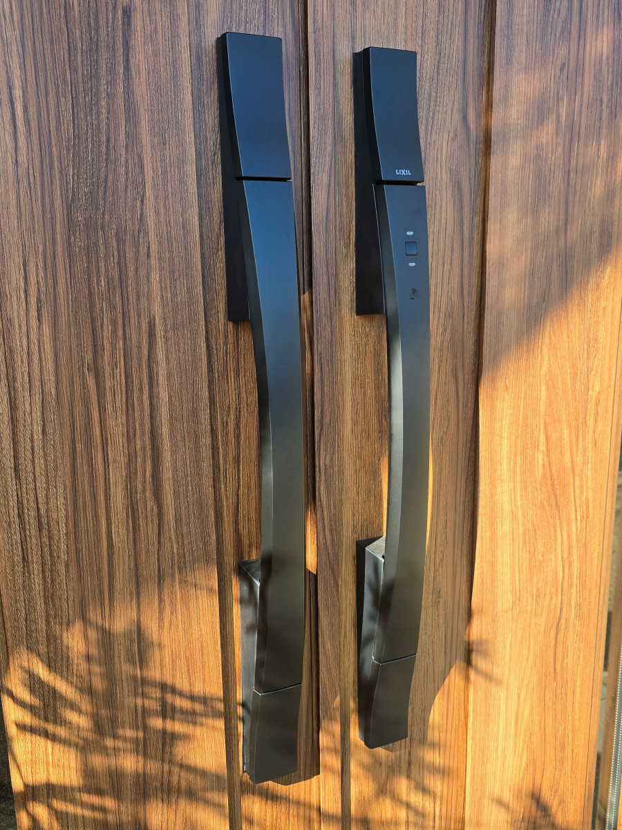 古川オール 江戸川の玄関ドアリフォーム工事　両開きドア編の施工後の写真3