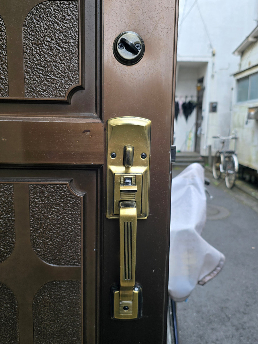 古川オール 江戸川の玄関ドアリフォーム工事　ハンドル編の施工後の写真2