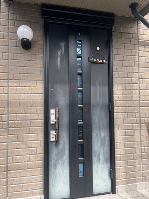 ミズノ建材の玄関リフォームで家の印象が新しく!の施工前の写真1