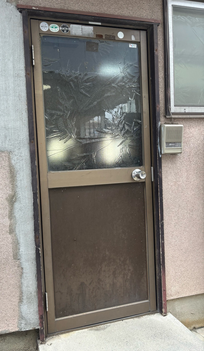 清高ガラスの毎日の出入りが、もっと心地よく。の施工前の写真1