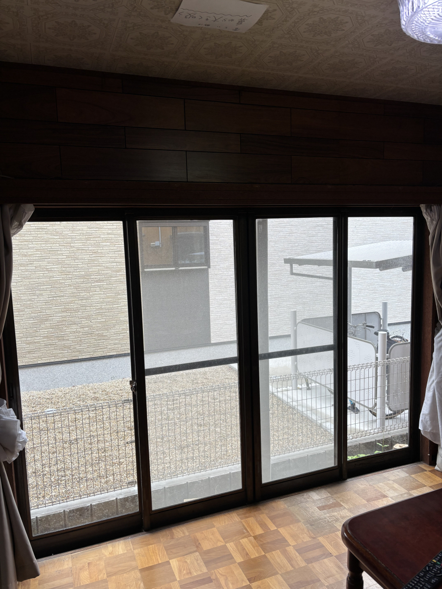 清高ガラスの「“窓からの寒さ”にサヨナラ！インプラスで快適冬支度」の施工前の写真1