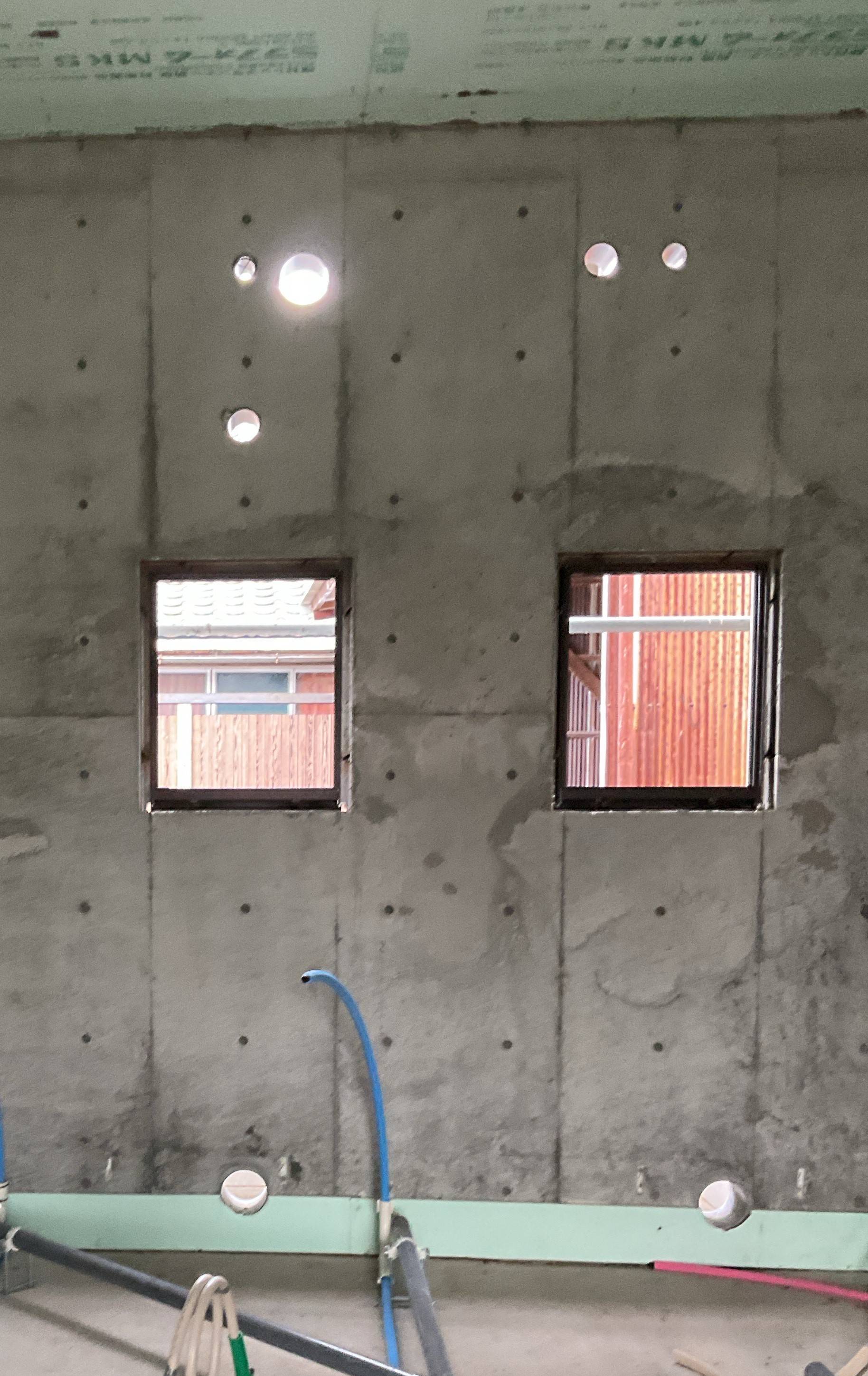 鉄筋コンクリート造　サッシの溶接取付 伊勢日軽のブログ 写真1
