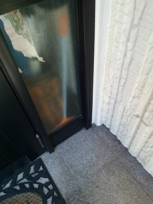 玄関ドア取替　現地の調査 伊勢日軽のブログ 写真2
