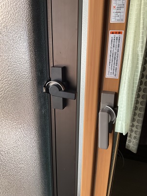 新たに内窓設置で既設クレセントが内窓当たる場合 伊勢日軽のブログ 写真2