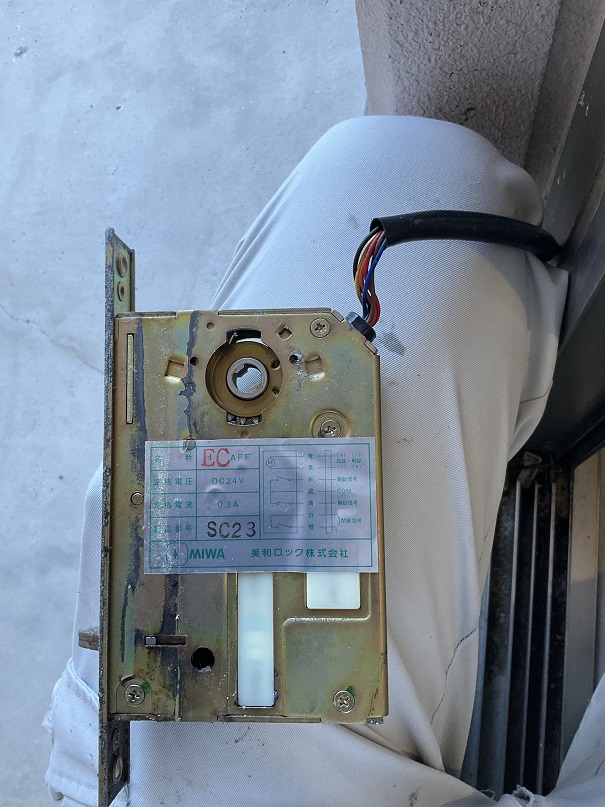 電気錠不具合 点検に行ってきました 伊勢日軽のブログ 写真1