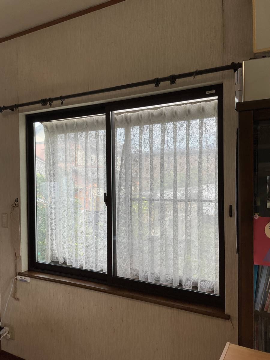 伊勢日軽の出窓に、内窓「インプラス」PGタイプを取り付け、断熱アップの施工後の写真1