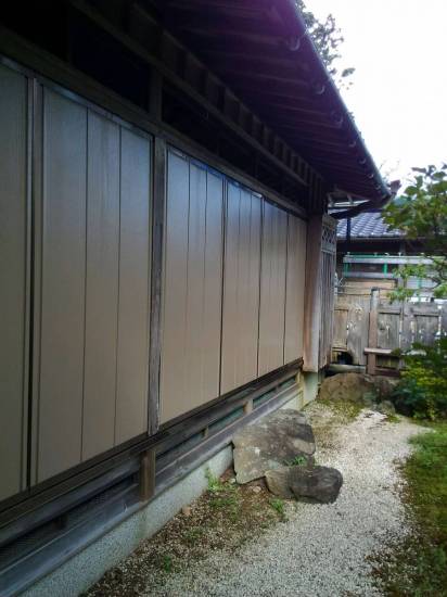 伊勢日軽のお寺の雨戸交換施工事例写真1