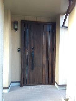 伊勢日軽の玄関ドア取替　リシェント　伊勢市の施工後の写真1