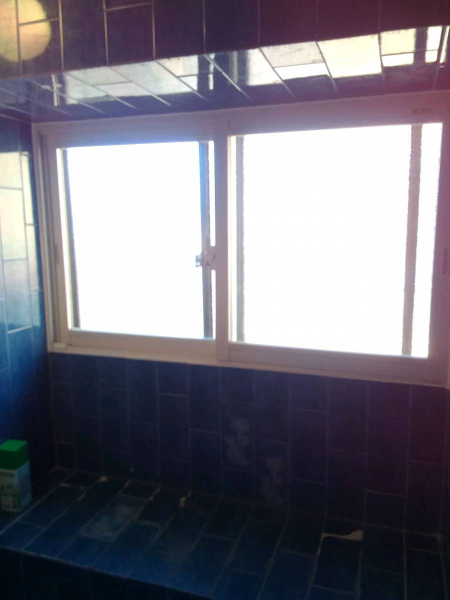 伊勢日軽のヒートショック対策　浴室他　窓で断熱　インプラスの施工後の写真1