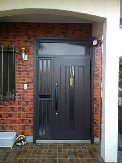 伊勢日軽の玄関ドア取替　リシェント　伊勢市の施工後の写真1