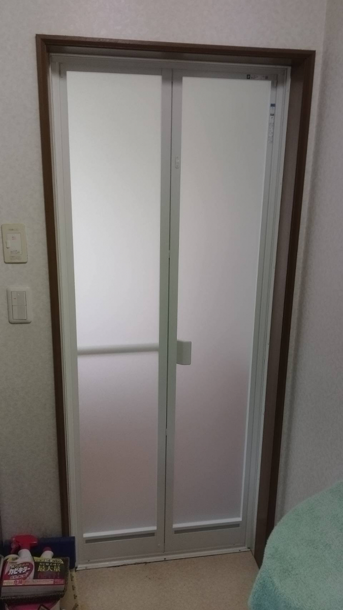 伊勢日軽の浴室折れ戸の取替☆の施工後の写真1