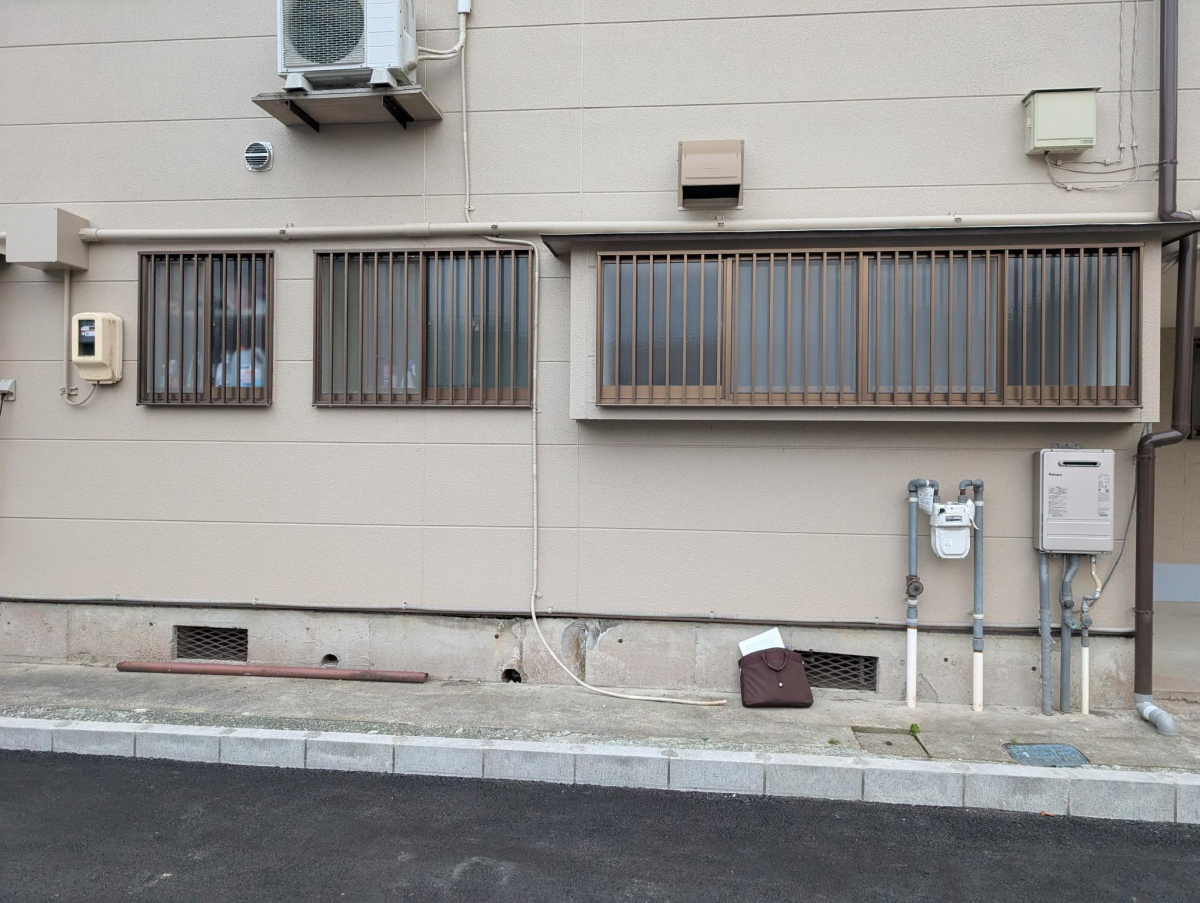 伊勢日軽の面格子の取付☆の施工前の写真1