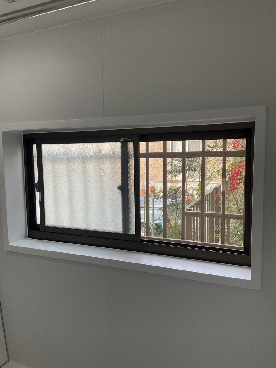 伊勢日軽の浴室に内窓設置しました♪の施工前の写真1