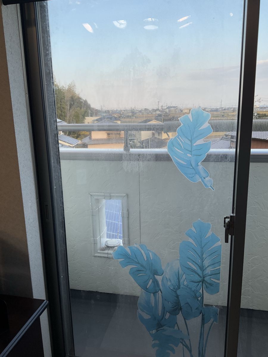 伊勢日軽のペアガラスの内部結露発生によるガラス交換☆の施工前の写真1