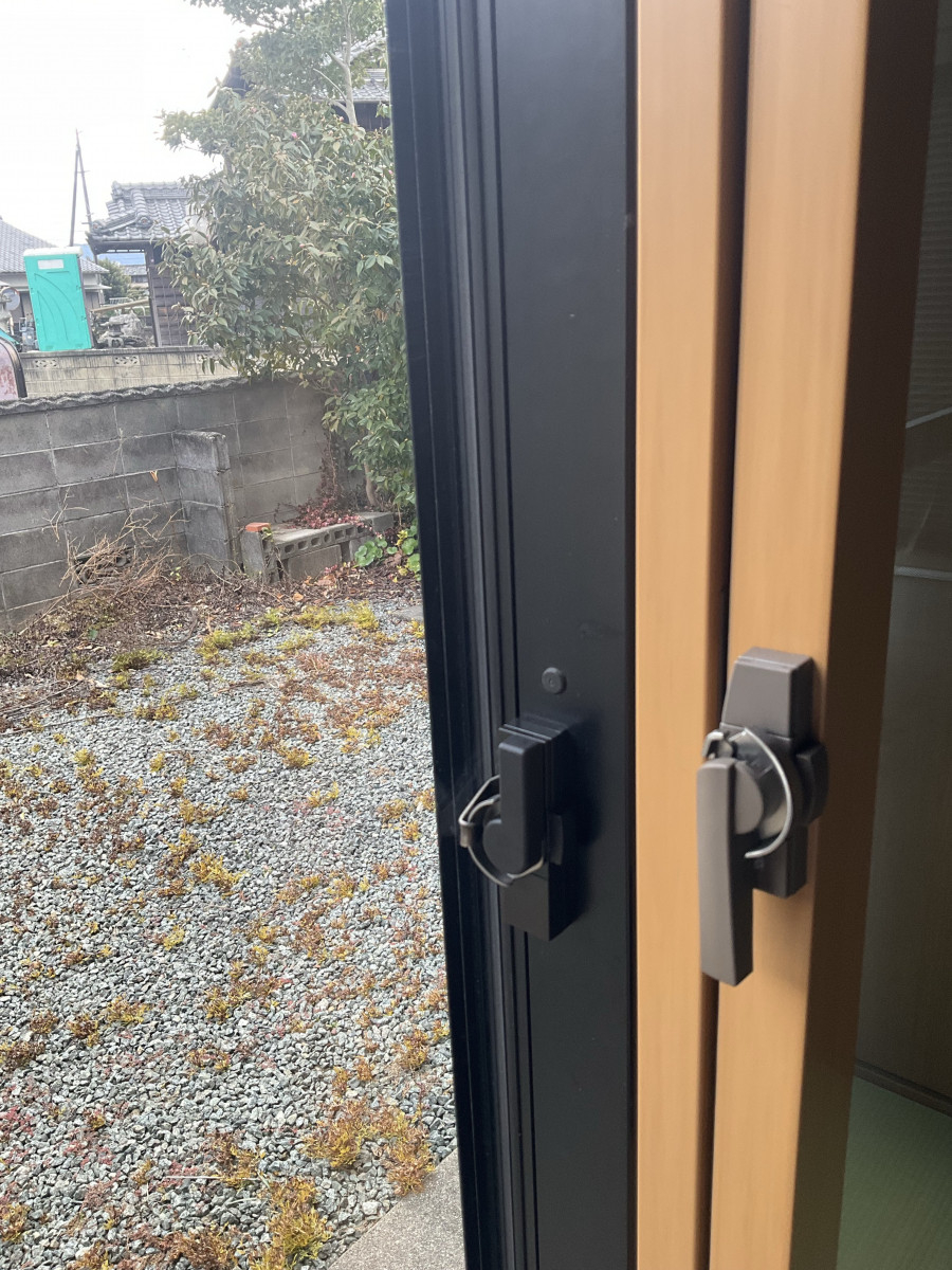 伊勢日軽の窓の鍵（クレセント）の交換をしました♪の施工後の写真1