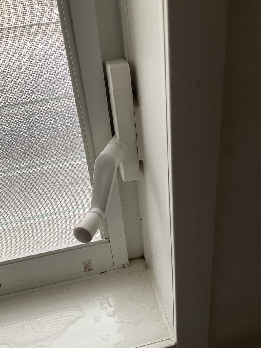 伊勢日軽のルーバー窓のハンドル交換♪の施工後の写真2