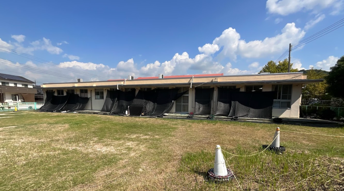 地域貢献の一環としてスタイルシェードを寄贈しました！ 山口西京トーヨー住器 岩国営業所のブログ 写真1