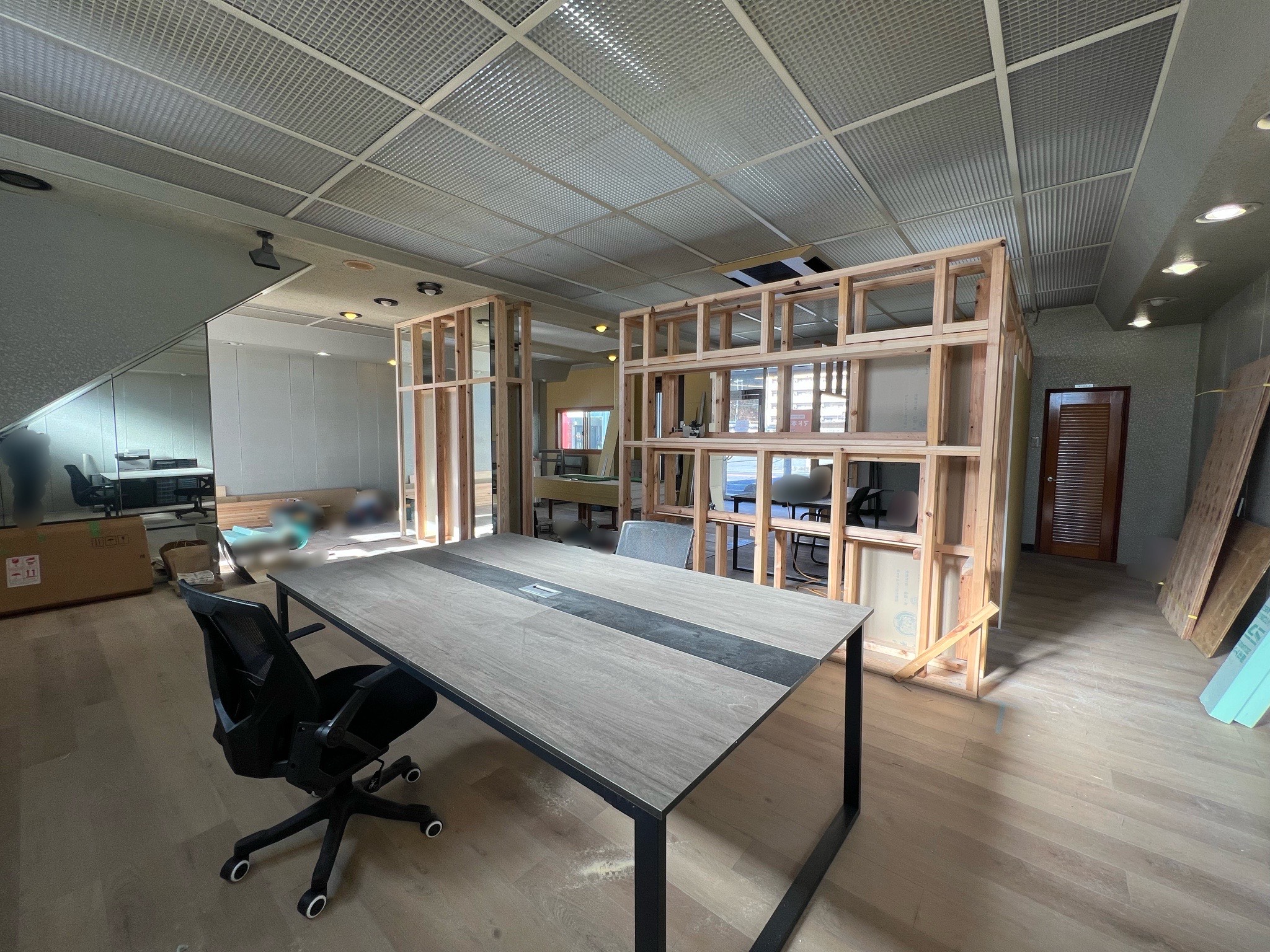 【店舗リフォーム進捗⑦】柱施工・ボード貼り工程へ👀 山口西京トーヨー住器 岩国営業所のブログ 写真2