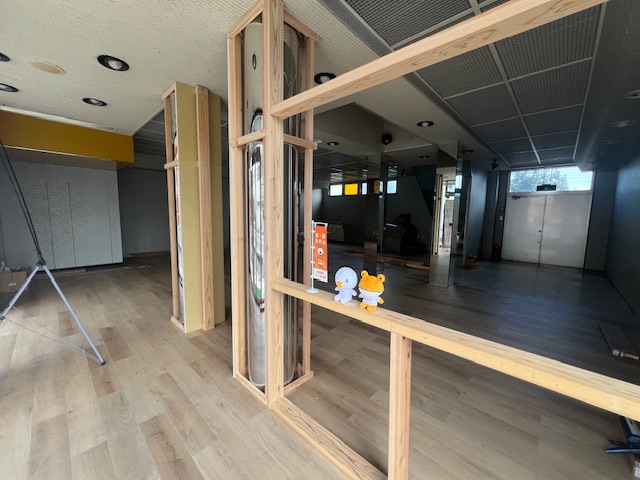 【店舗リフォーム進捗⑤】リプラスの取り付け完了しました^^♪ 山口西京トーヨー住器 岩国営業所のブログ 写真1