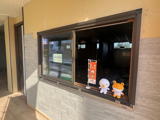 【店舗リフォーム進捗⑤】リプラスの取り付け完了しました^^♪ 山口西京トーヨー住器 岩国営業所のブログ 写真3