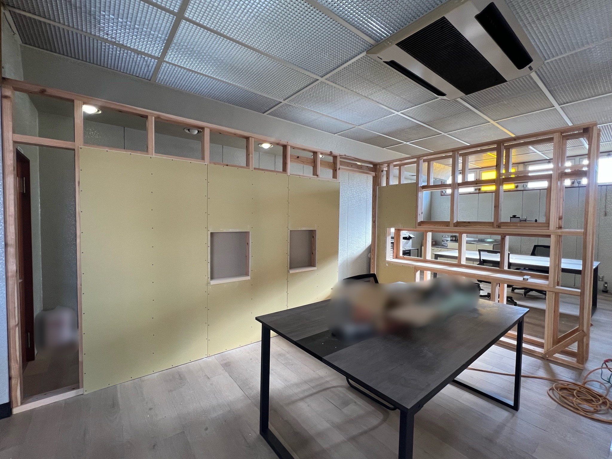 【店舗リフォーム進捗⑦】柱施工・ボード貼り工程へ👀 山口西京トーヨー住器 岩国営業所のブログ 写真1