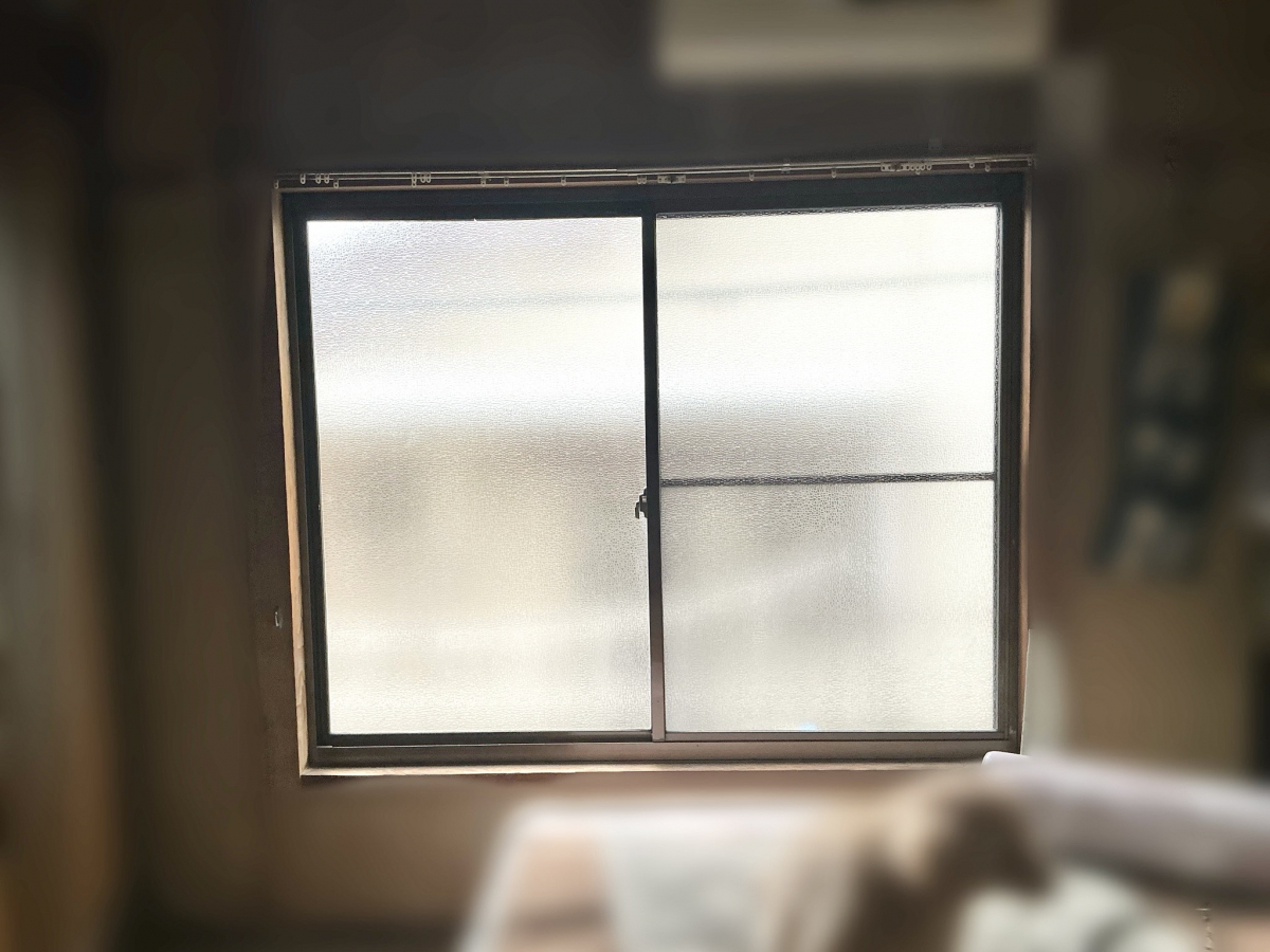 山口西京トーヨー住器 岩国営業所の1日施工で寒さ対策！インプラスで快適な住まいへの施工前の写真1