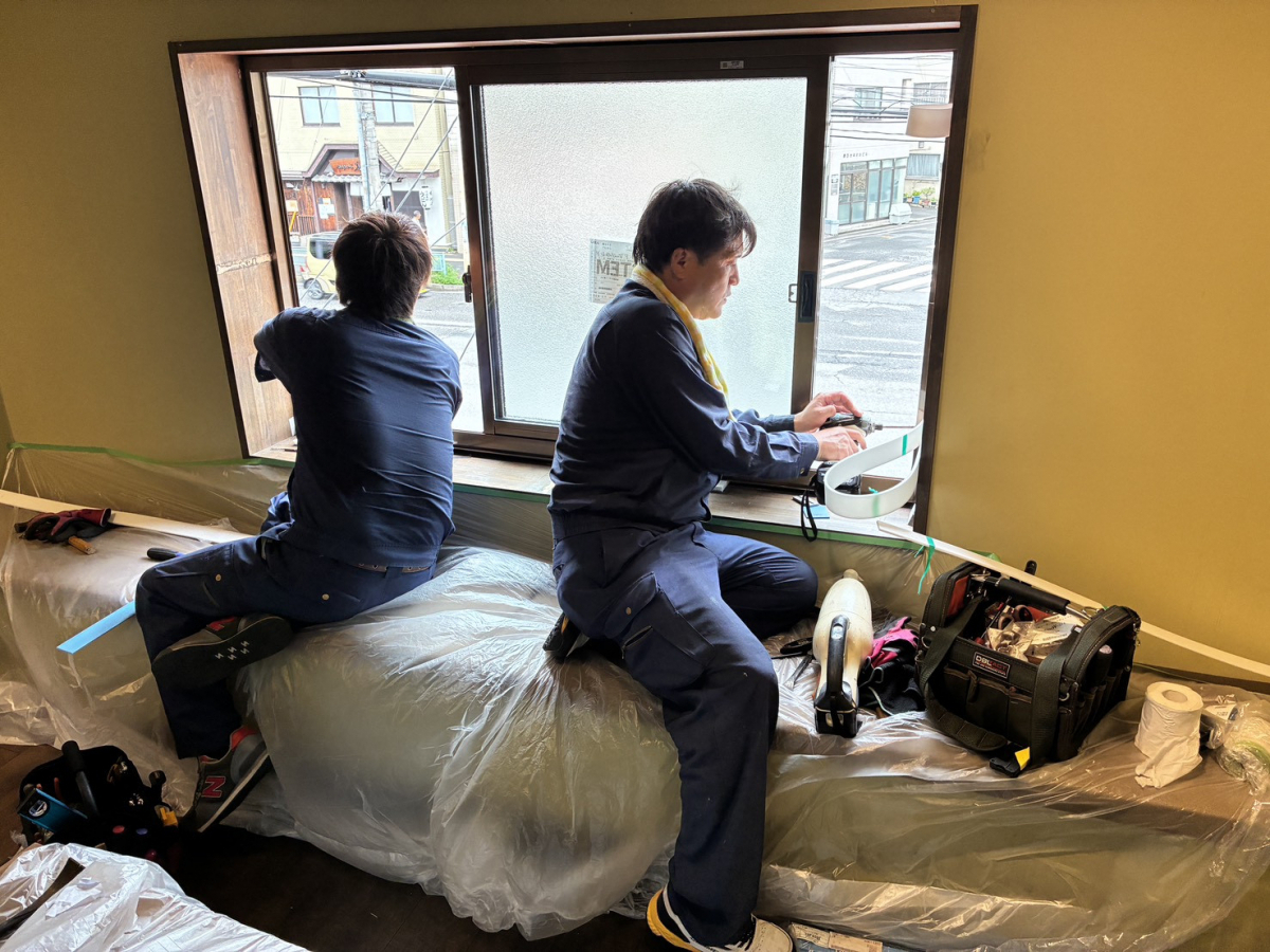 トータスエステート 白島店の~飲食店の窓リフォーム~開けられない窓を交換!風が通ってお店が快適に変身✨【広島市中区】の施工前の写真3