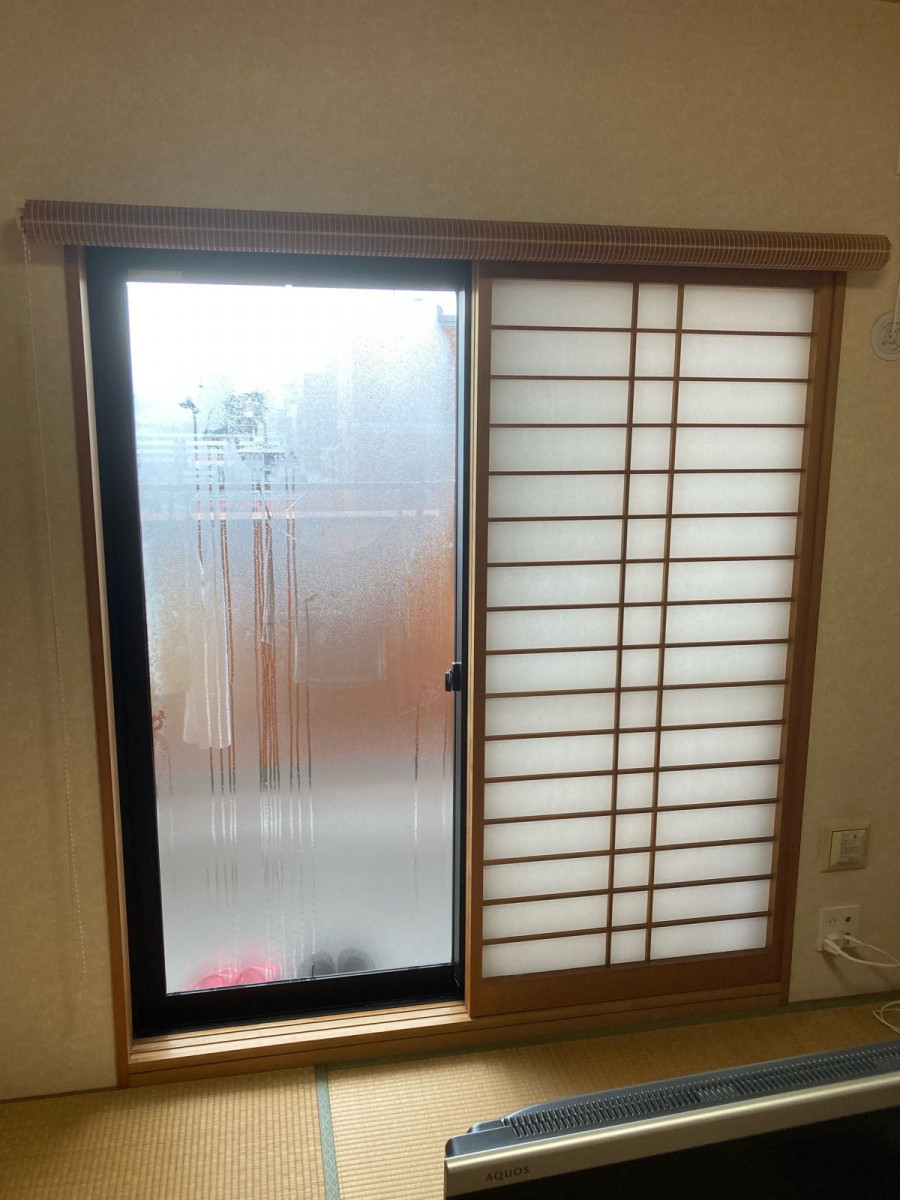 トータスエステート 白島店の【広島市南区】滴る結露を軽減｜内窓『インプラス』施工事例 マンションの施工前の写真2