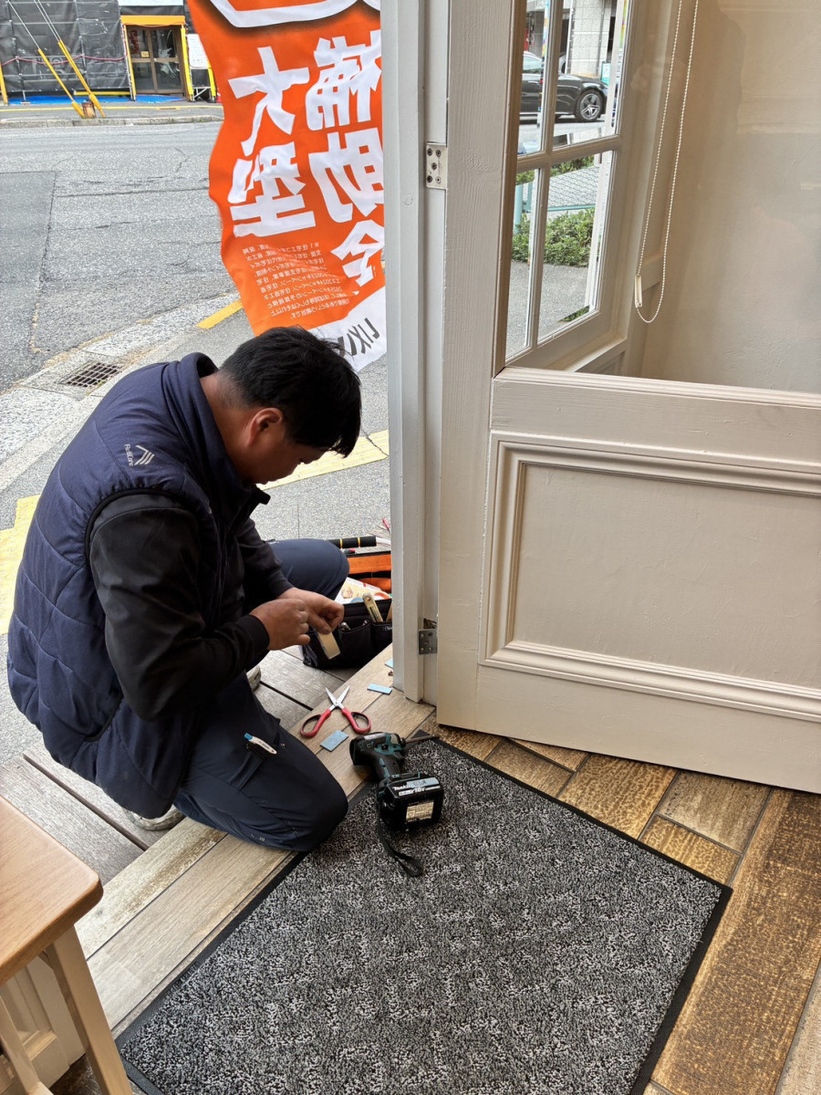 トータスエステート 白島店の【広島市中区】玄関ドアの鍵がかからない原因は？｜店舗入口の扉を建付け調整のお客さまの声の写真1