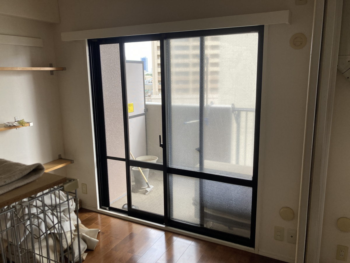 KENSUKEの【座間市】マンション　内窓設置工事　インプラスの施工前の写真1