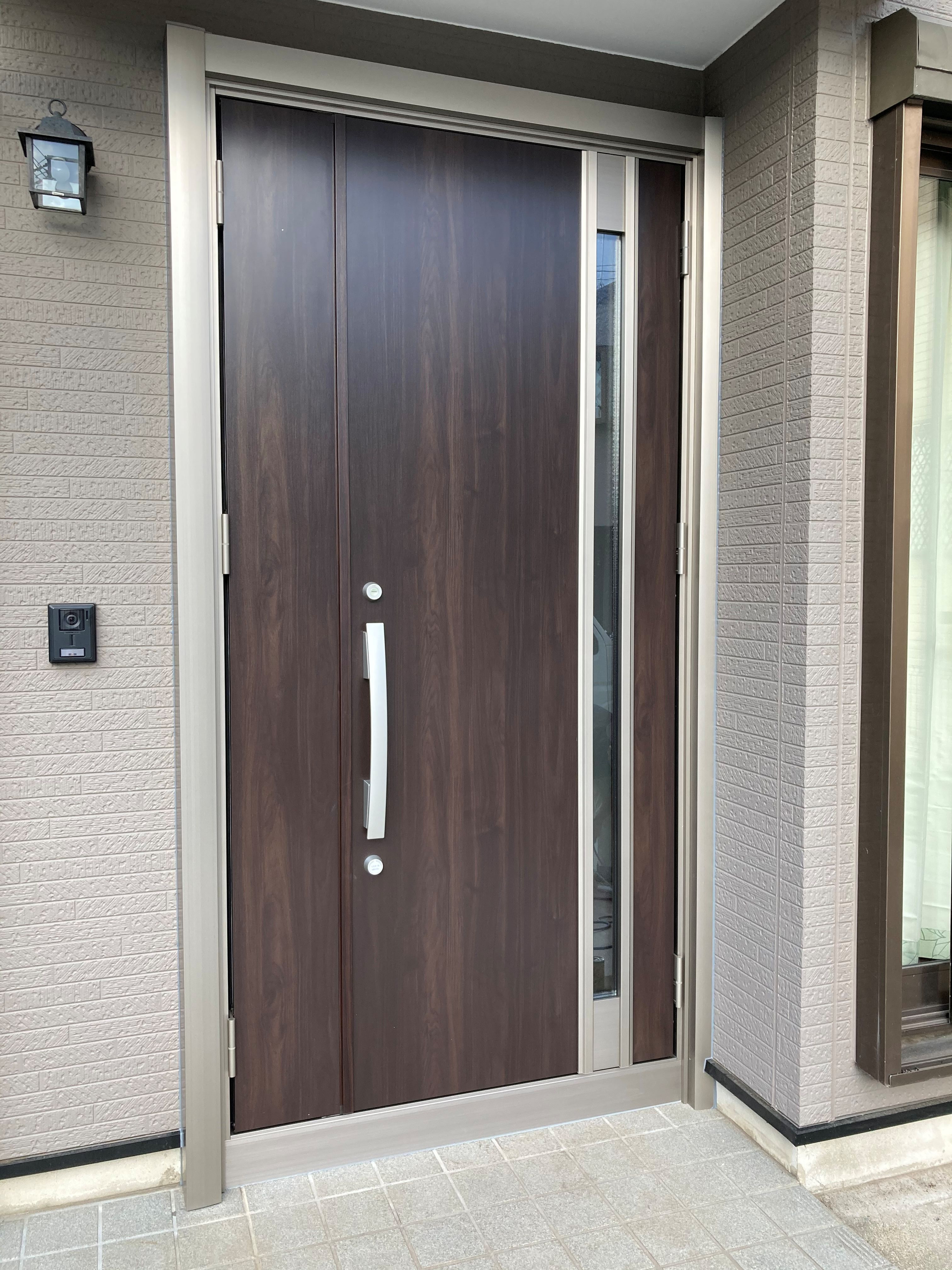 KENSUKEの【相模原市南区】玄関ドア交換工事　リシェントの施工後の写真1