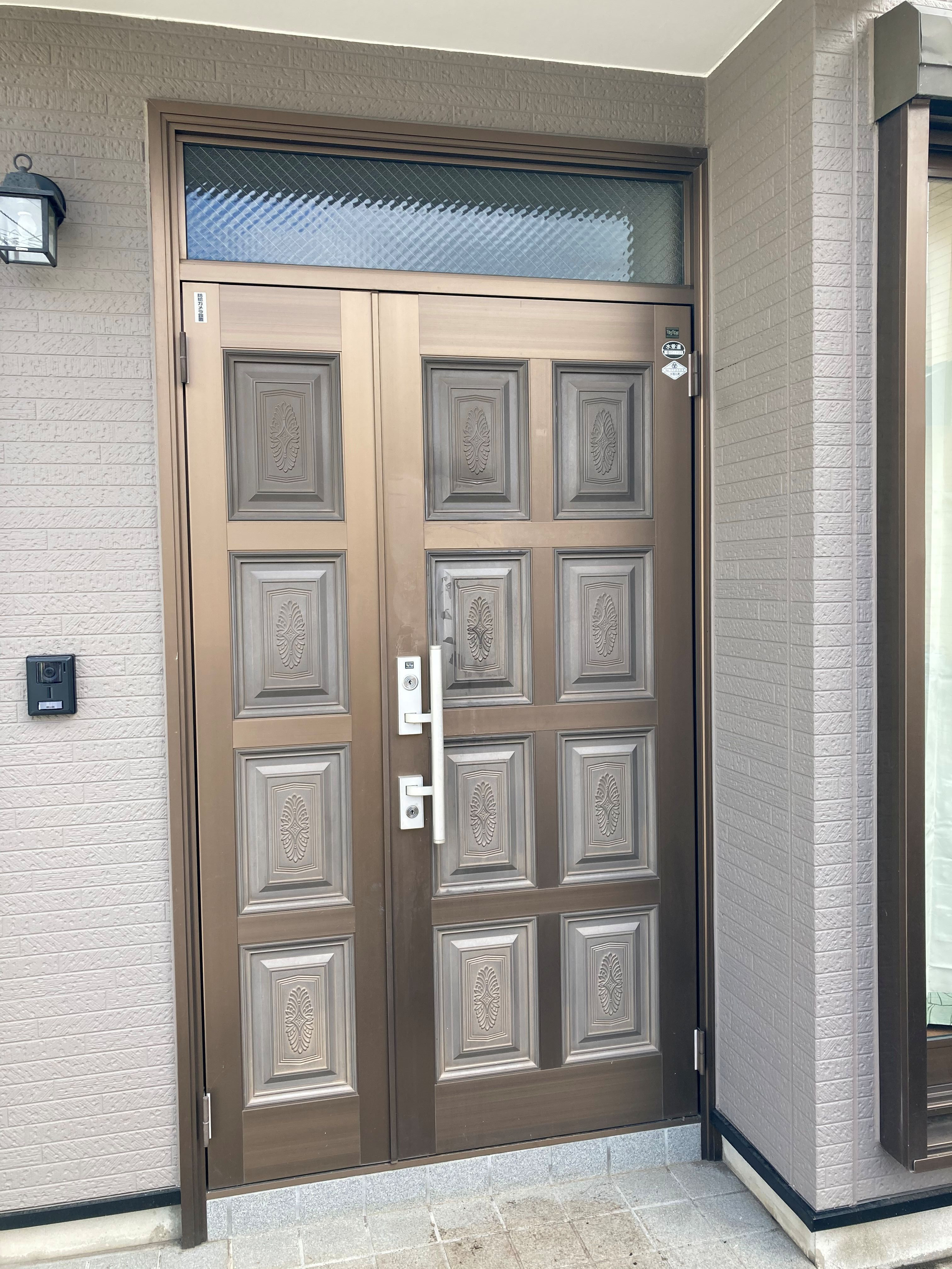 KENSUKEの【相模原市南区】玄関ドア交換工事　リシェントの施工前の写真1