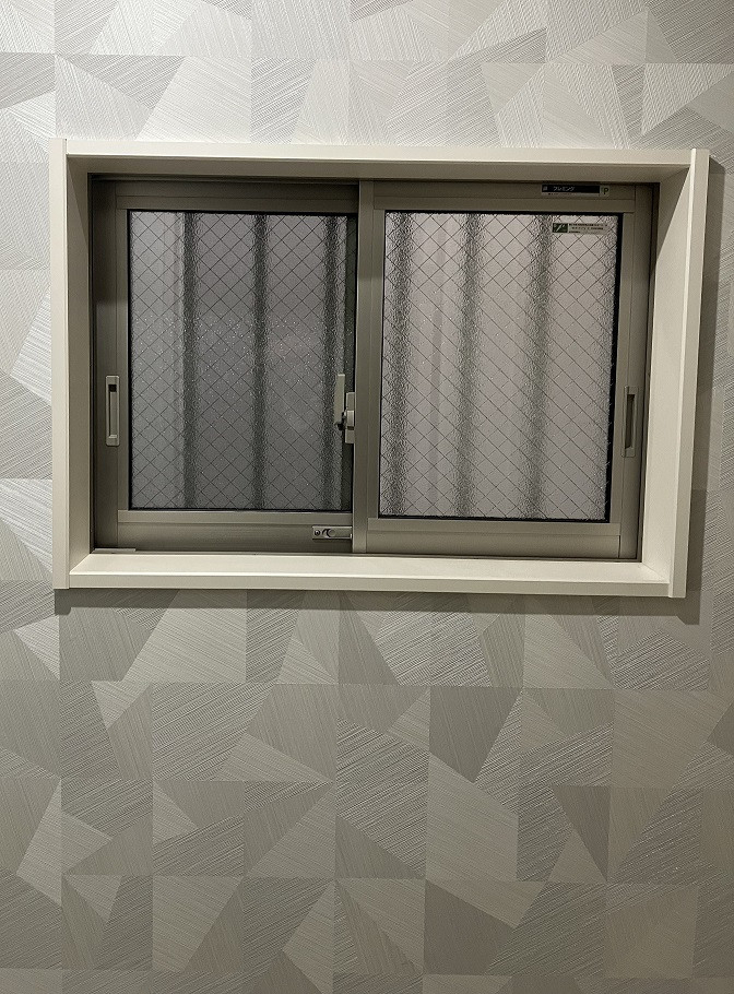 旭トーヨー住器の「冬の寒さを大幅改善」断熱性能を高める内窓リフォームの施工前の写真3