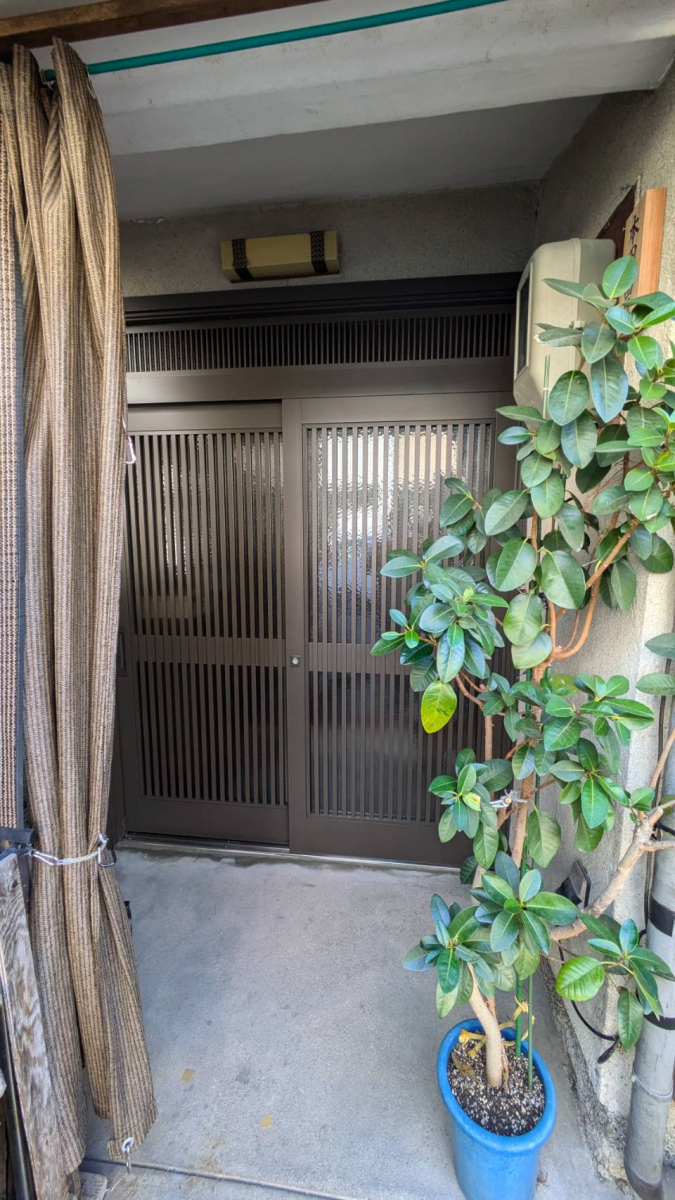 キムラの【京都府】玄関引戸リフォーム工事の施工後の写真1