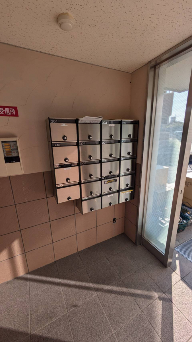 キムラの【滋賀県】ポスト･宅配ボックス取付工事の施工前の写真1