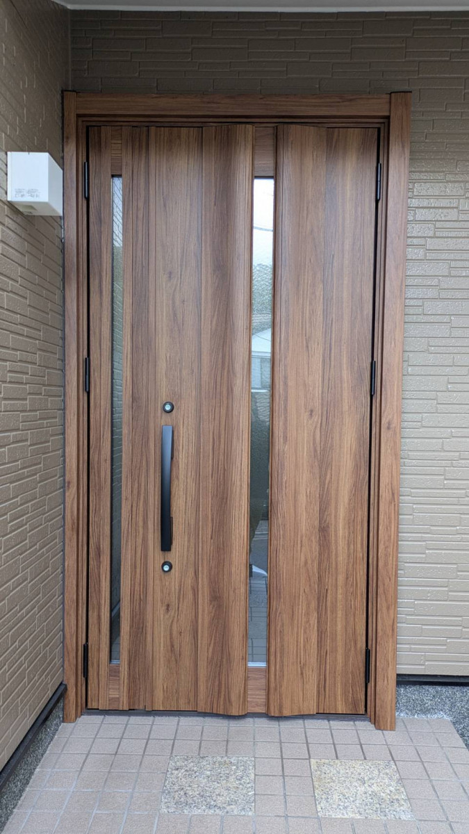 キムラの【長岡京】リシェント玄関取替の施工後の写真1