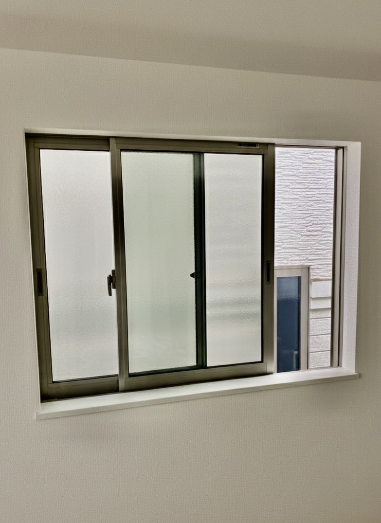 大栄の【インプラス】内窓 設置工事【1窓 30分～】　日高市：株式会社 大栄の施工前の写真1