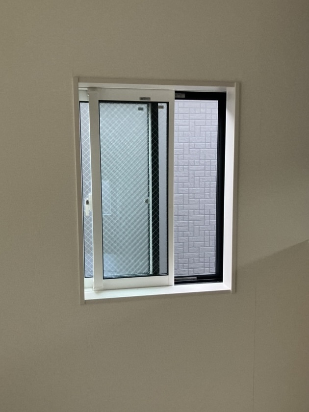 大栄の【インプラス】内窓 設置工事【省エネ効果】　入間市：株式会社 大栄の施工前の写真1