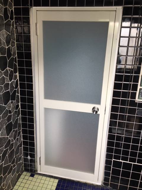 中央アルミ住器の浴室のドアを取替たいの施工後の写真1
