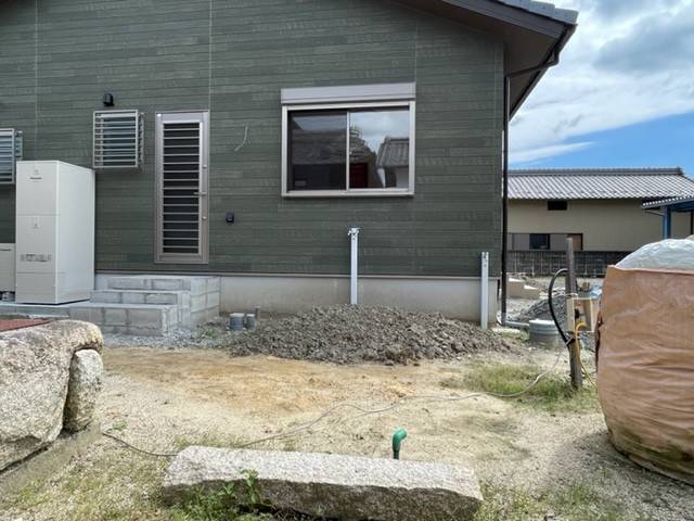 中央アルミ住器のアルミテラス新設工事　（菰野町）の施工前の写真1