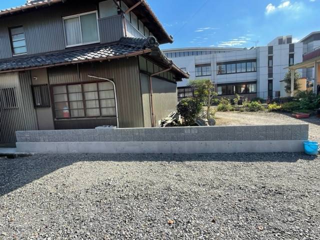 中央アルミ住器のアルミフェンス設置工事　三重県東員町の施工前の写真2