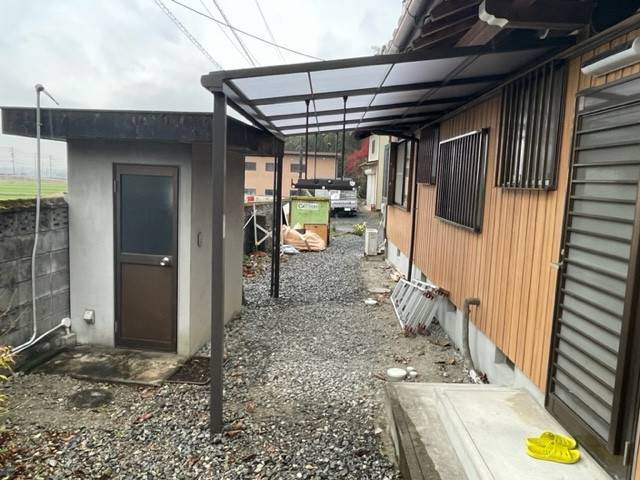 中央アルミ住器のアルミテラス設置工事　（菰野町）の施工後の写真3