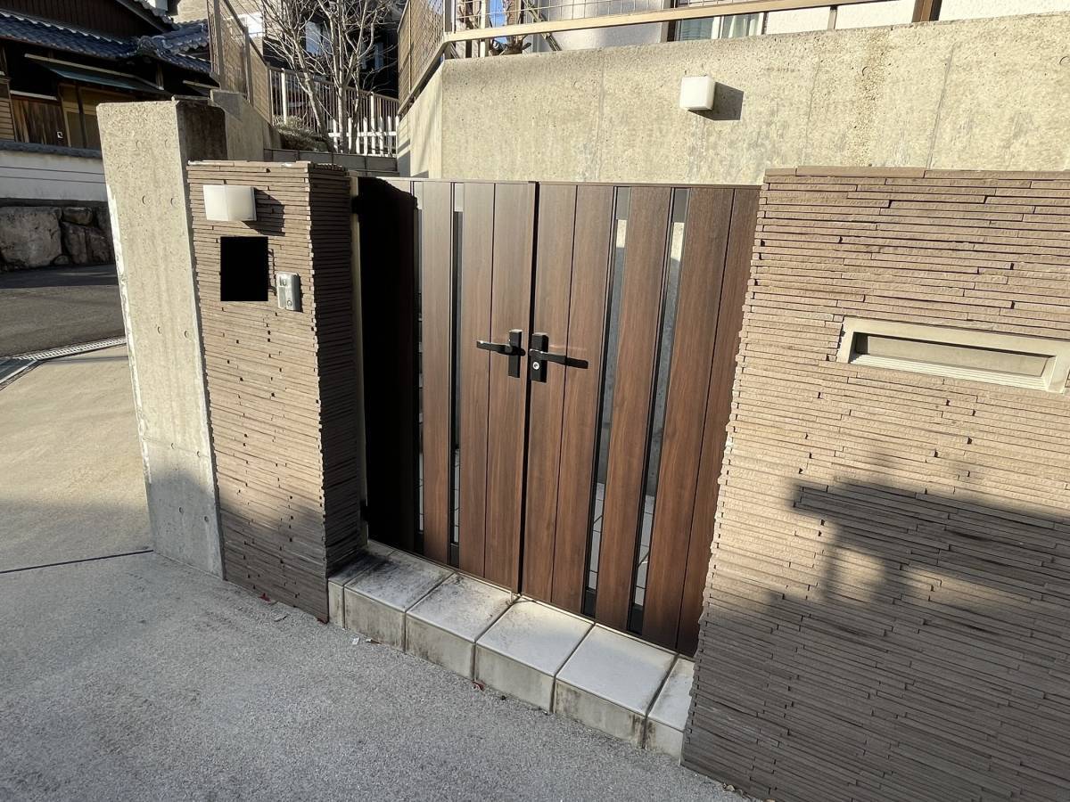 中央アルミ住器の門扉本体の取替工事 (四日市市)の施工後の写真3